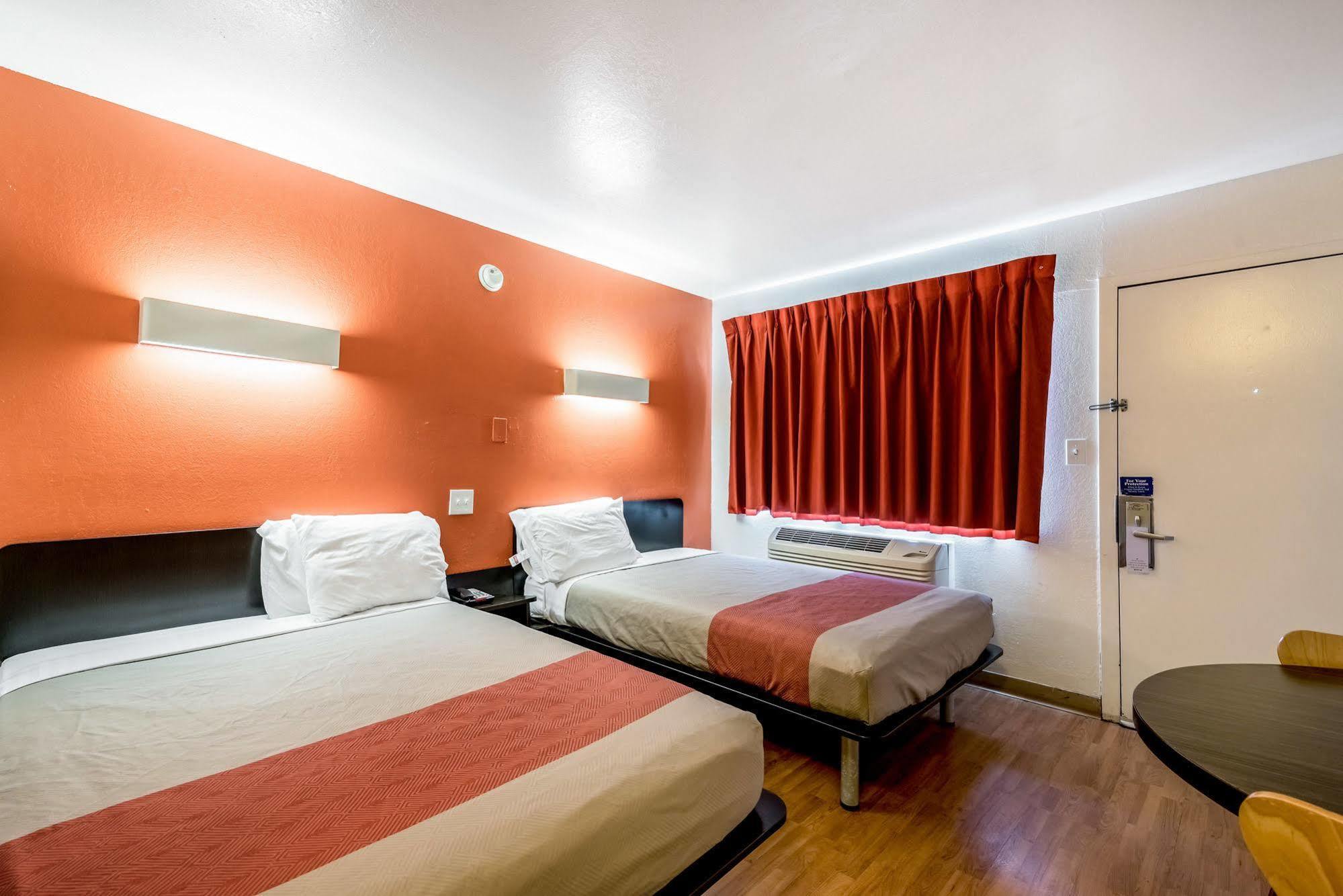 Rodeway Inn Montgomery Eksteriør billede