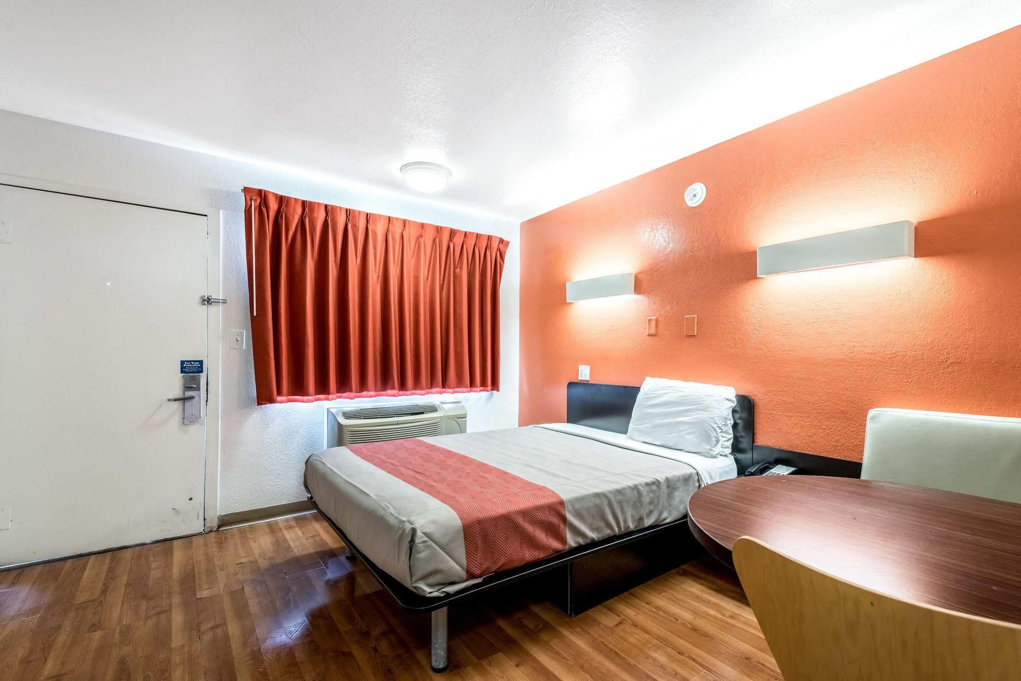 Rodeway Inn Montgomery Eksteriør billede